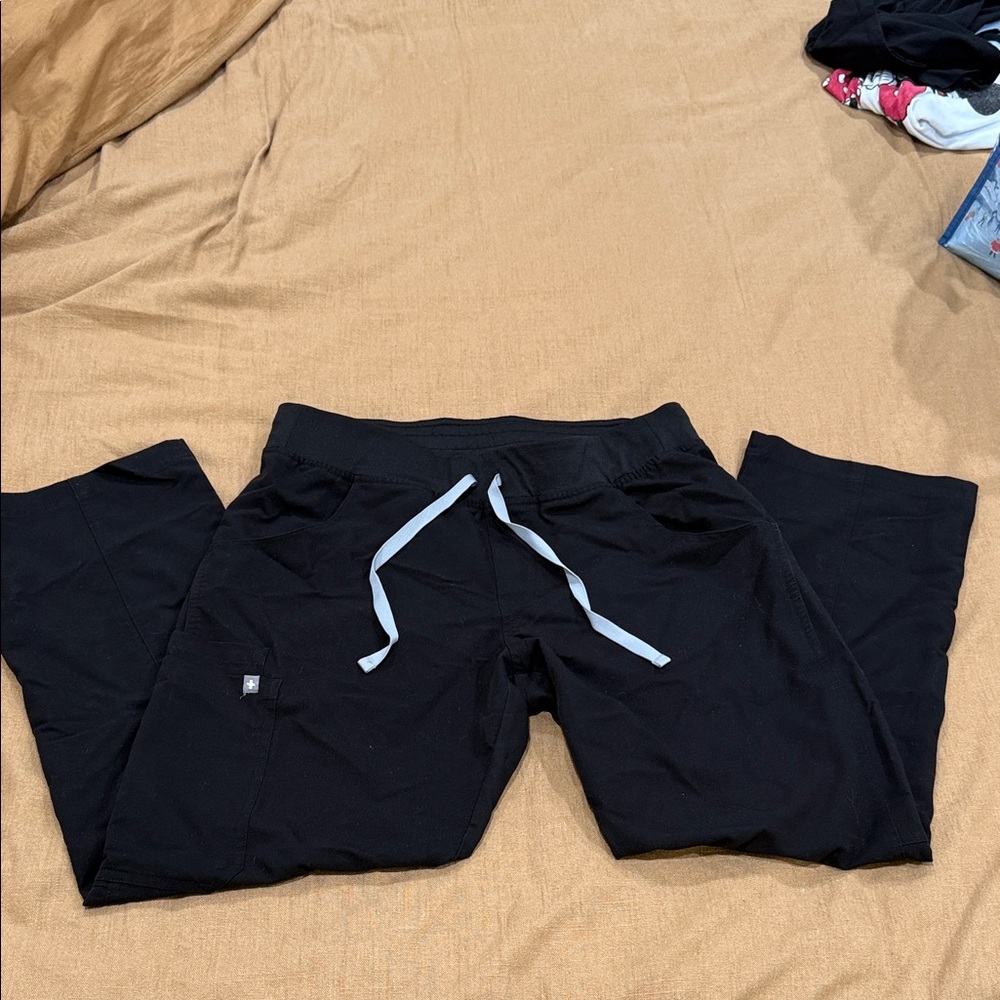 Figs petite medium Black scrub pants
